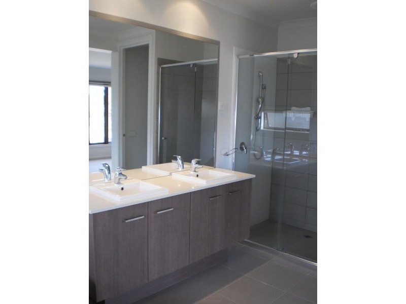 2 Springhill Road, Langwarrin VIC 3910