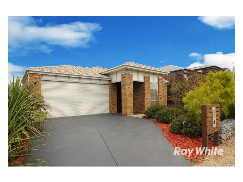 16 Flora Park Way, Carrum Downs VIC 3201