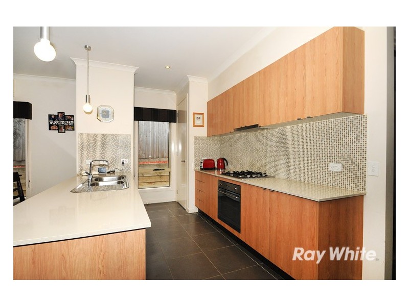 16 Flora Park Way, Carrum Downs VIC 3201