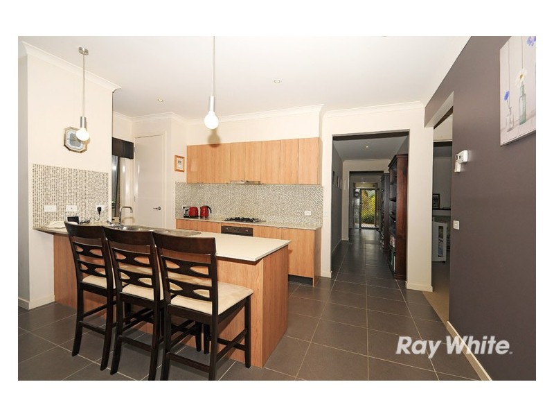 16 Flora Park Way, Carrum Downs VIC 3201
