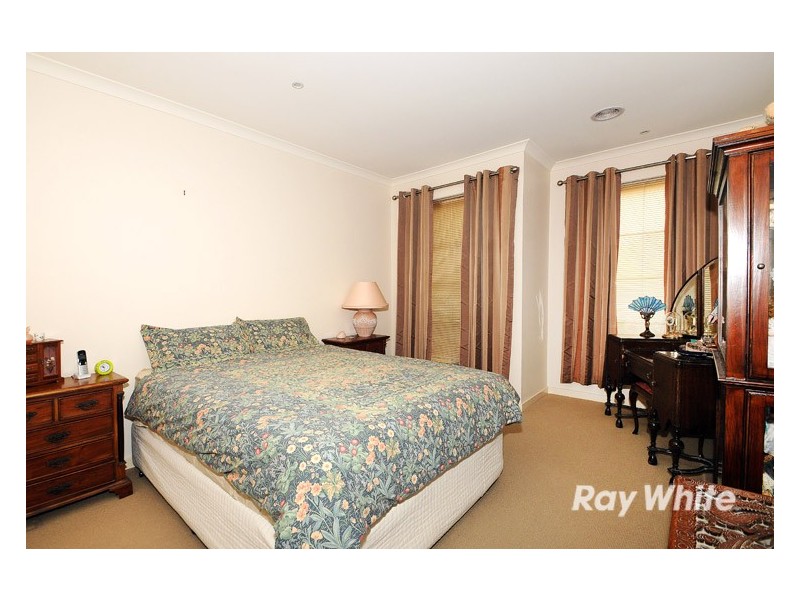 16 Flora Park Way, Carrum Downs VIC 3201