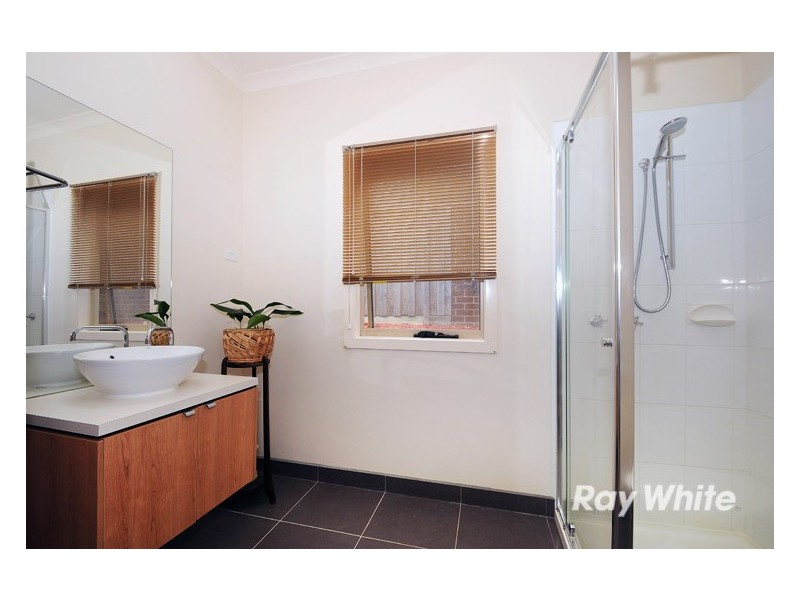 16 Flora Park Way, Carrum Downs VIC 3201