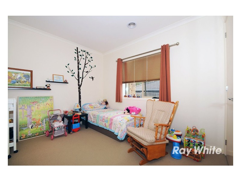 16 Flora Park Way, Carrum Downs VIC 3201
