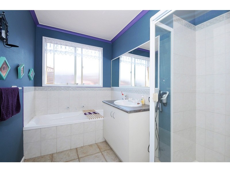 4 George Bass Court, Skye VIC 3977