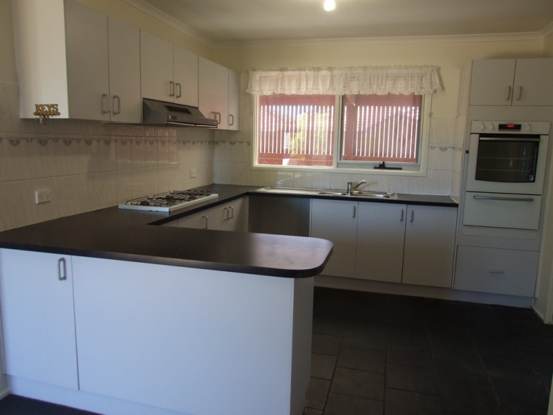 154 Hall Road, Carrum Downs VIC 3201