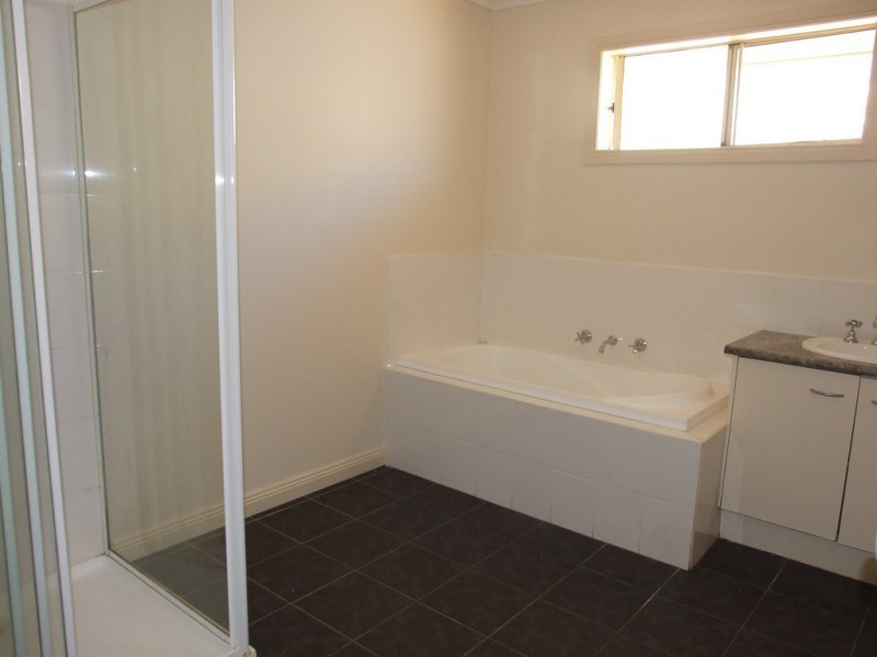 9 Edinburgh Drive, Skye VIC 3977