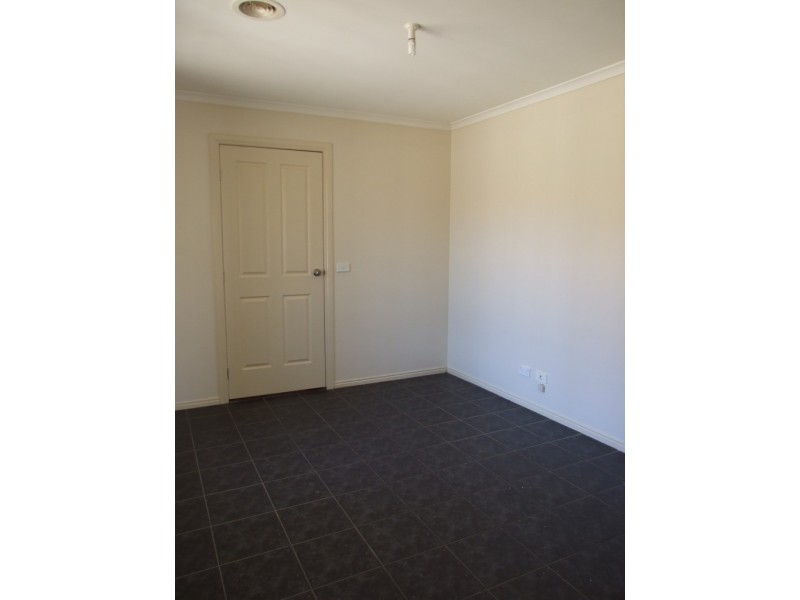 9 Edinburgh Drive, Skye VIC 3977