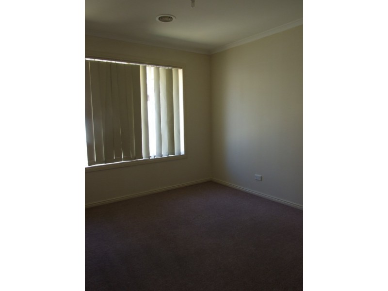 9 Edinburgh Drive, Skye VIC 3977