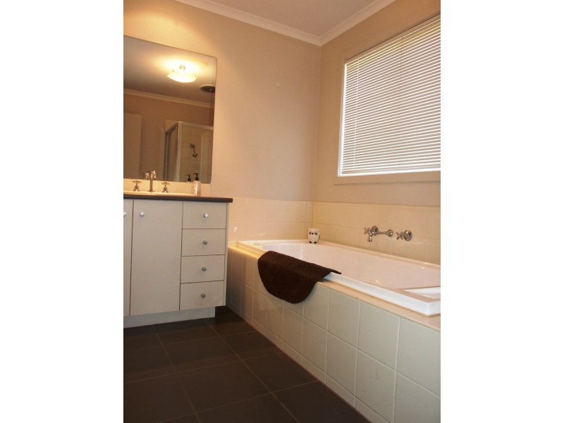 23 Garnet Close, Skye VIC 3977