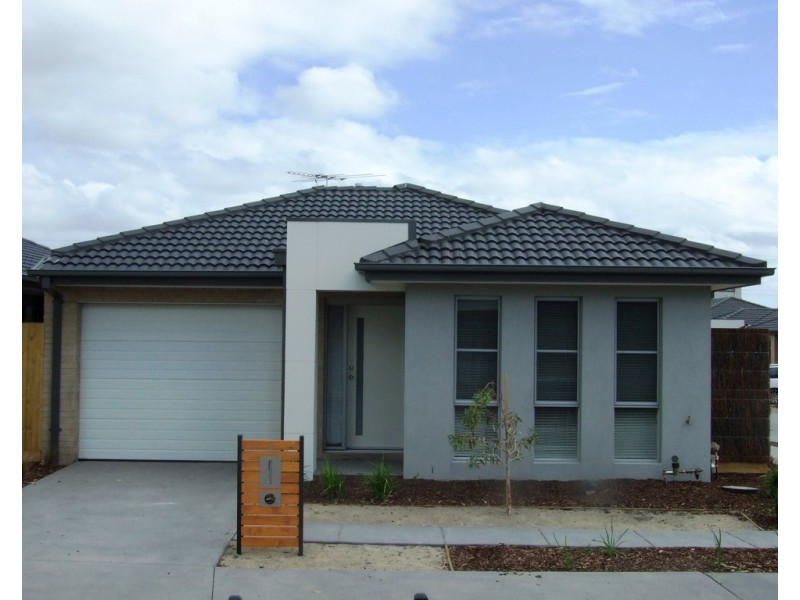 2 Flora Lane, Carrum Downs VIC 3201