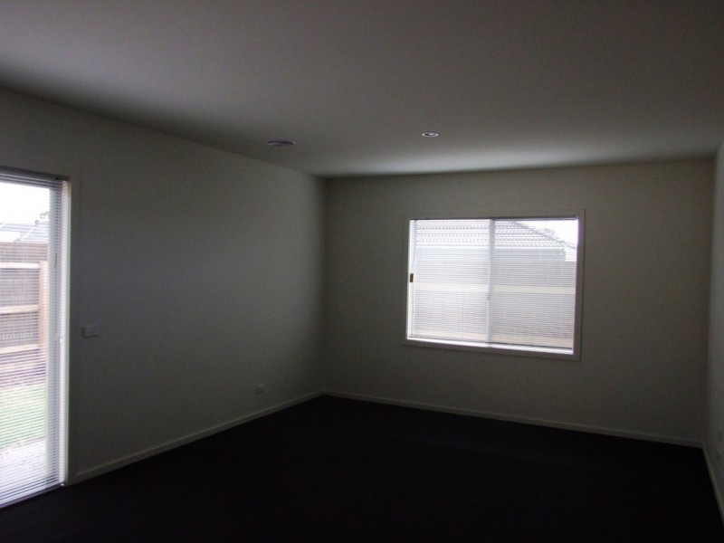 2 Flora Lane, Carrum Downs VIC 3201