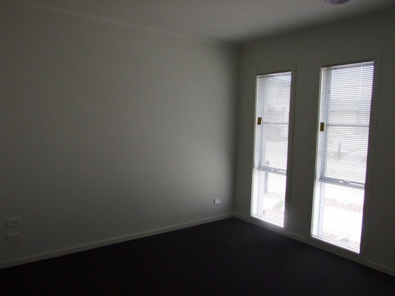 2 Flora Lane, Carrum Downs VIC 3201