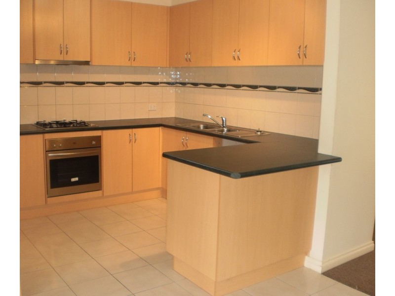 2/1 Ti Tree Crescent, Seaford VIC 3198