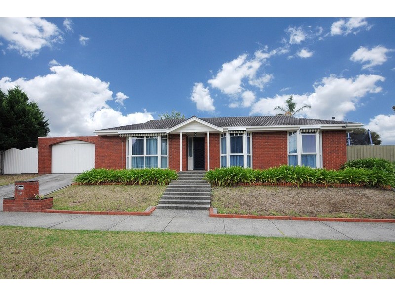 2 Currawong Drive, Carrum Downs VIC 3201