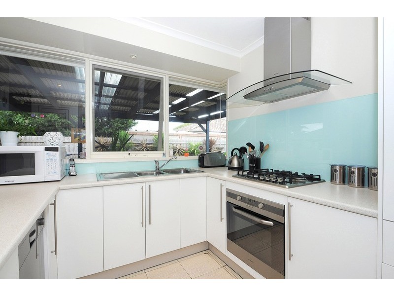 2 Currawong Drive, Carrum Downs VIC 3201