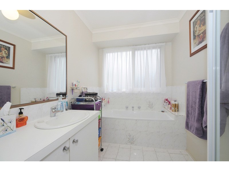 2 Currawong Drive, Carrum Downs VIC 3201