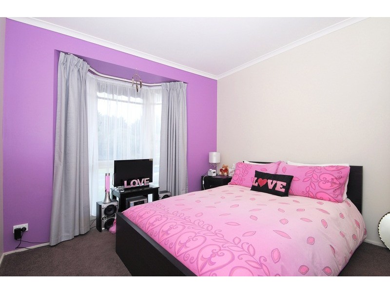 2 Currawong Drive, Carrum Downs VIC 3201