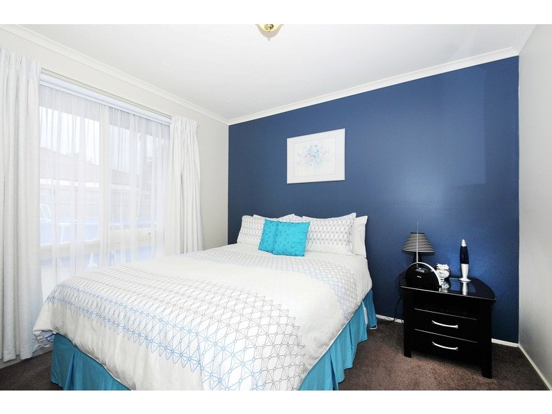 2 Currawong Drive, Carrum Downs VIC 3201