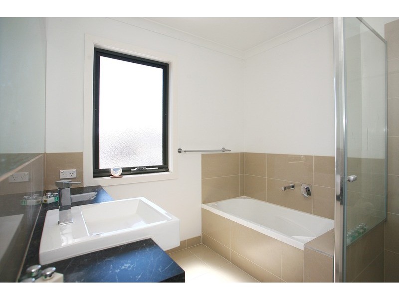 3/27 Jacaranda Drive, Carrum Downs VIC 3201