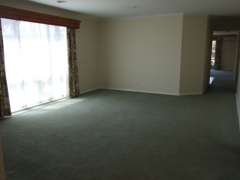 12 Bouverie Place, Skye VIC 3977