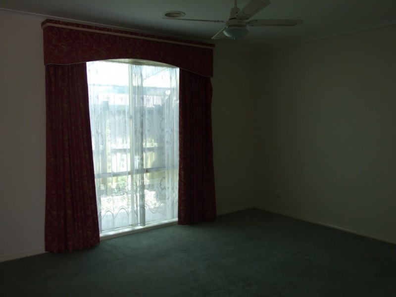 12 Bouverie Place, Skye VIC 3977