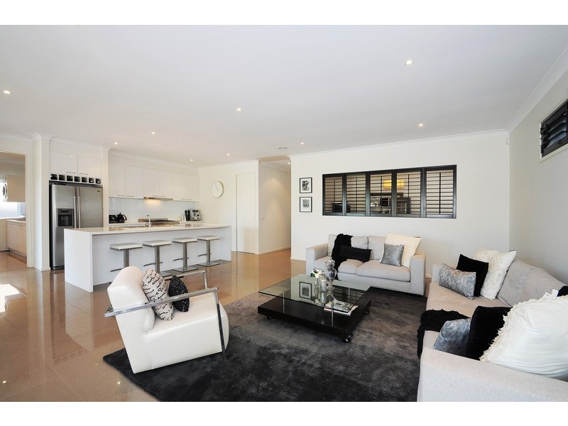 17 Rhone Grove, Skye VIC 3977