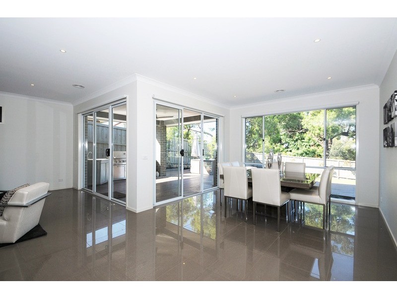 17 Rhone Grove, Skye VIC 3977