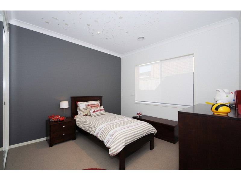 17 Rhone Grove, Skye VIC 3977