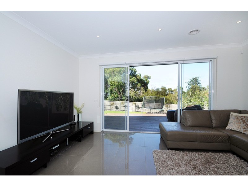 17 Rhone Grove, Skye VIC 3977