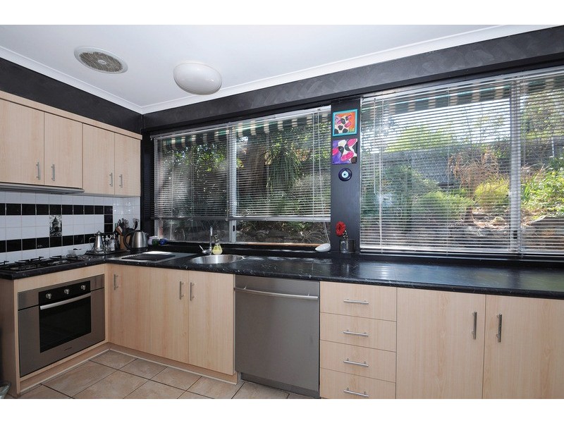 27 Lipton Drive, Frankston VIC 3199