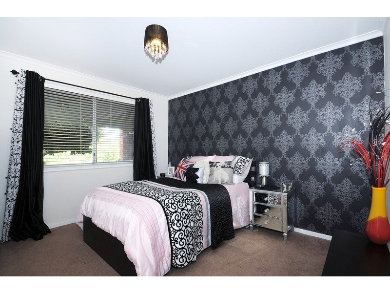 27 Lipton Drive, Frankston VIC 3199