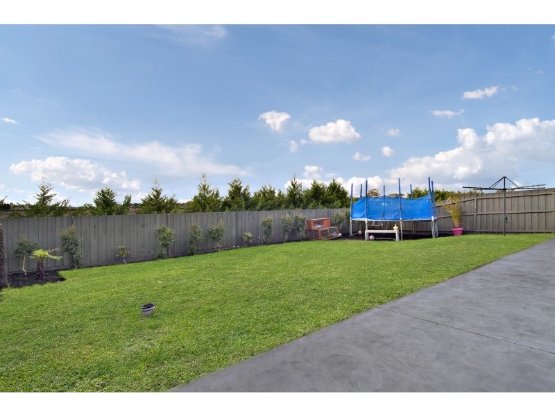 34 Sandarra Boulevard, Sandhurst VIC 3977