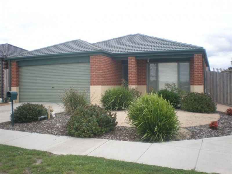 25 Pharaoh Drive, Cranbourne VIC 3977