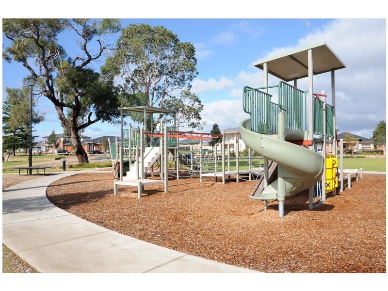 17 Eden Ave, Skye VIC 3977