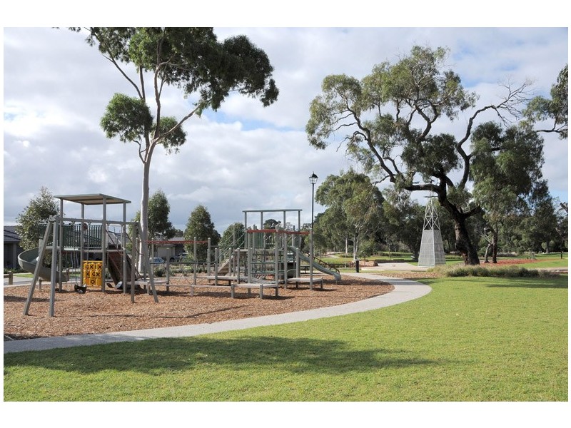 17 Eden Ave, Skye VIC 3977
