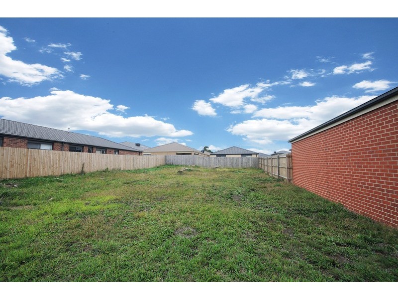 17 Eden Ave, Skye VIC 3977