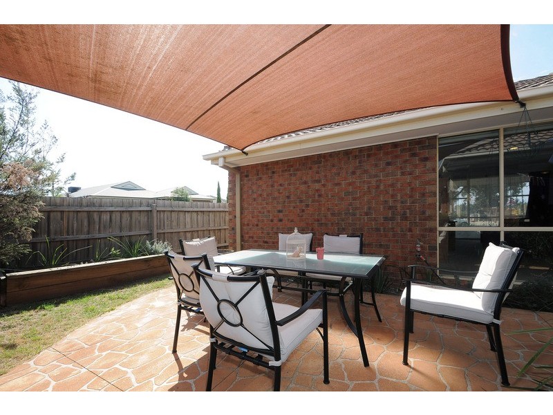 2 John Monash Drive, Skye VIC 3977