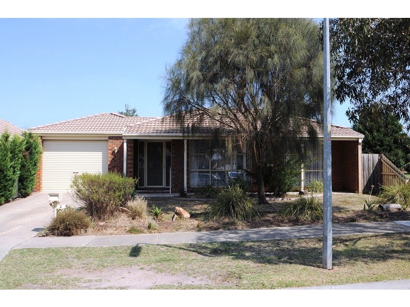 2 John Monash Drive, Skye VIC 3977