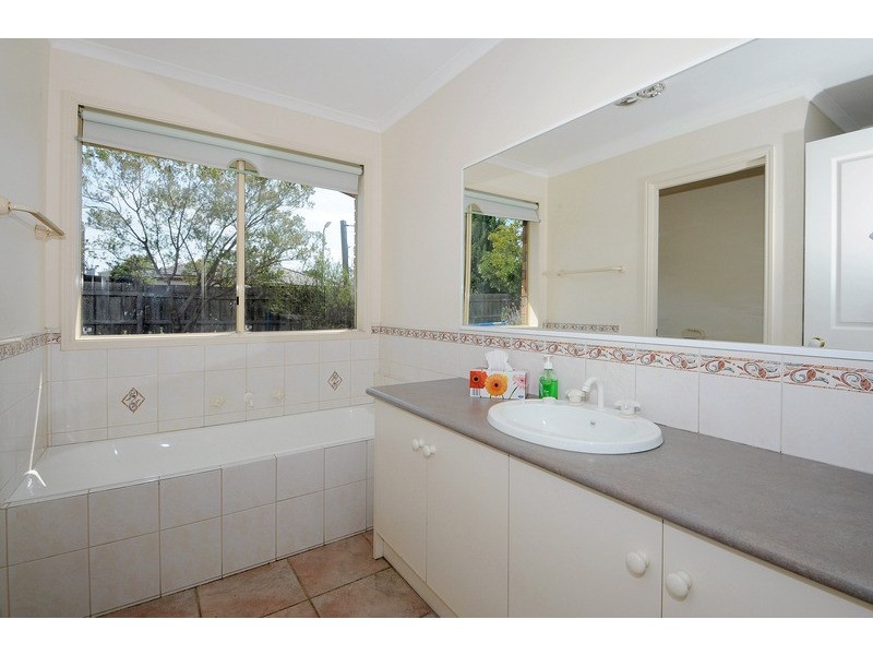 2 John Monash Drive, Skye VIC 3977