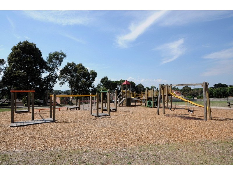 2 John Monash Drive, Skye VIC 3977