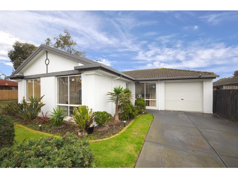 11 Orama Avenue, Carrum Downs VIC 3201