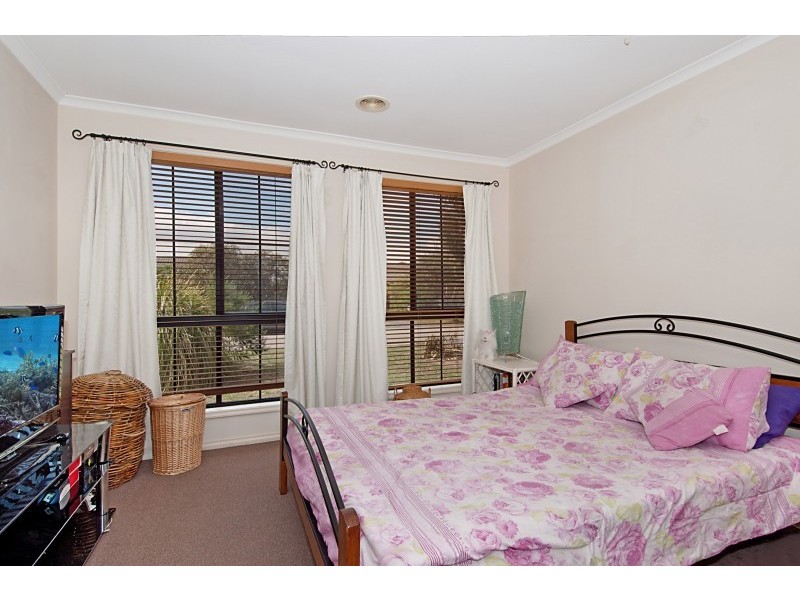 27 Lansell Court, Carrum Downs VIC 3201