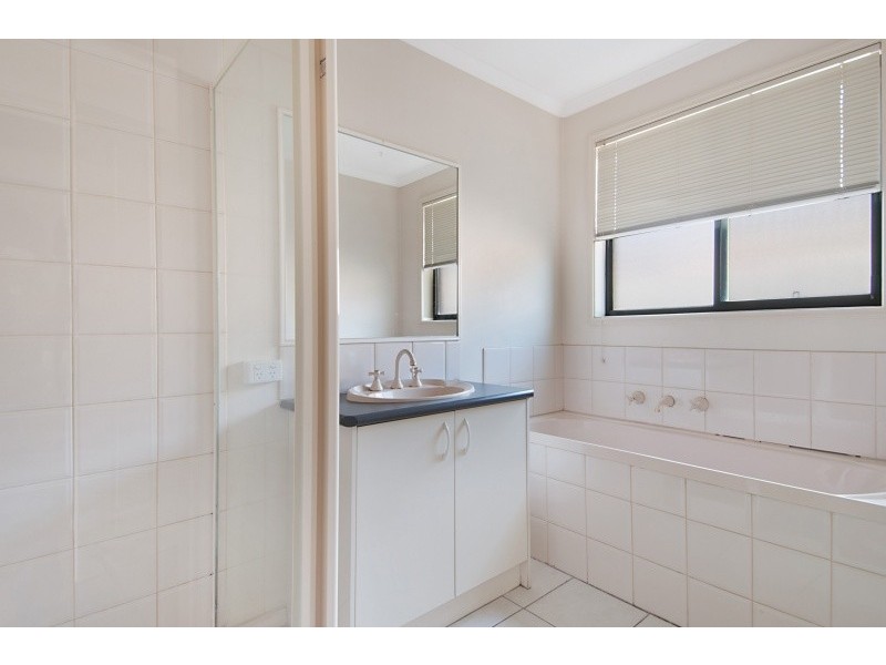 27 Lansell Court, Carrum Downs VIC 3201