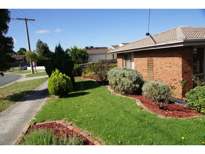 18 Pimmys Court, Skye VIC 3977