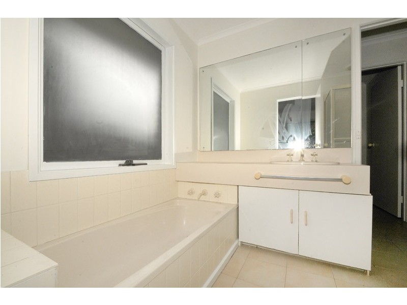 1 Luscombe Avenue, Carrum Downs VIC 3201