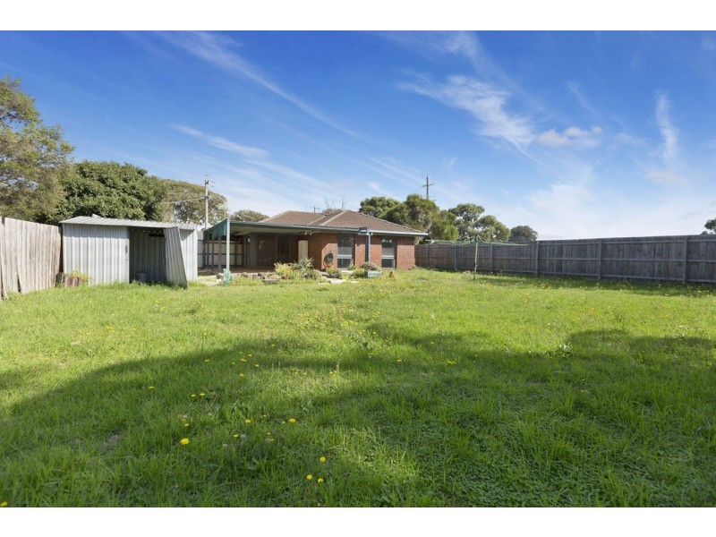 1 Luscombe Avenue, Carrum Downs VIC 3201