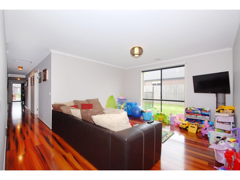 6 Lily Way, Skye VIC 3977