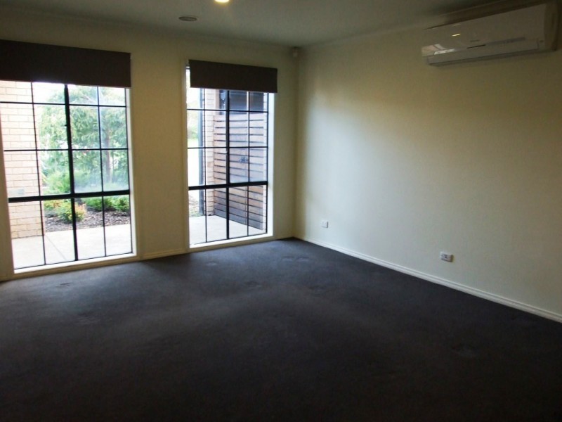 53 Manchester Drive, Skye VIC 3977