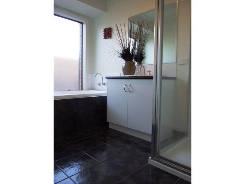 53 Manchester Drive, Skye VIC 3977