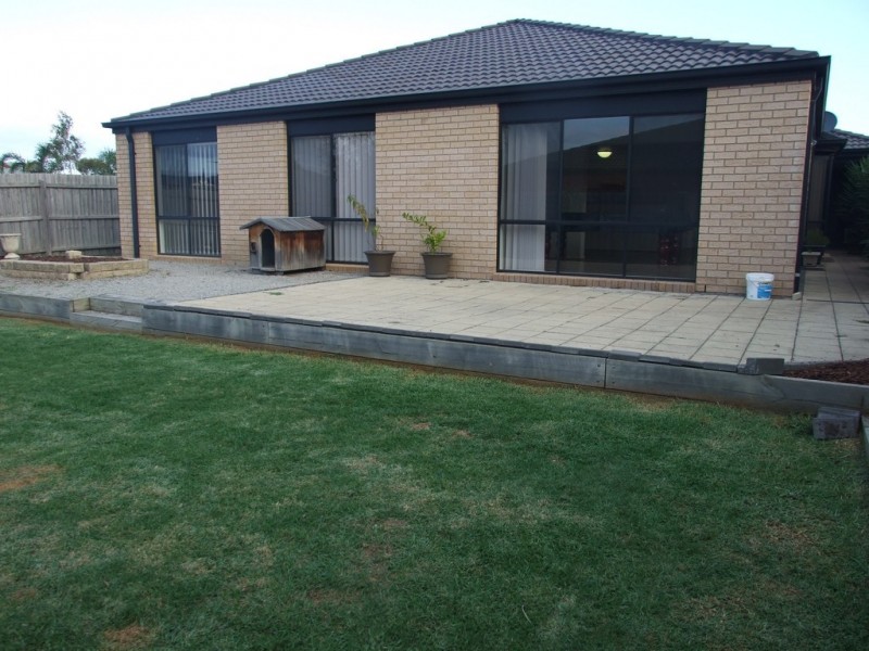 53 Manchester Drive, Skye VIC 3977